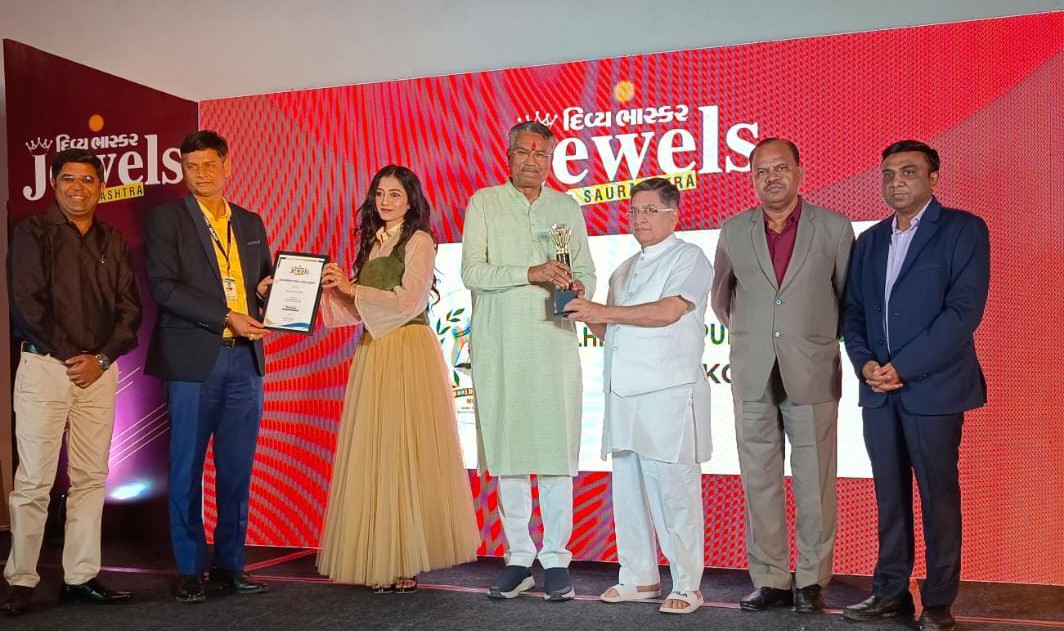 Best CBSE School in Rajkot Award by Divya Bhaskar- Jewels of Saurashtra
