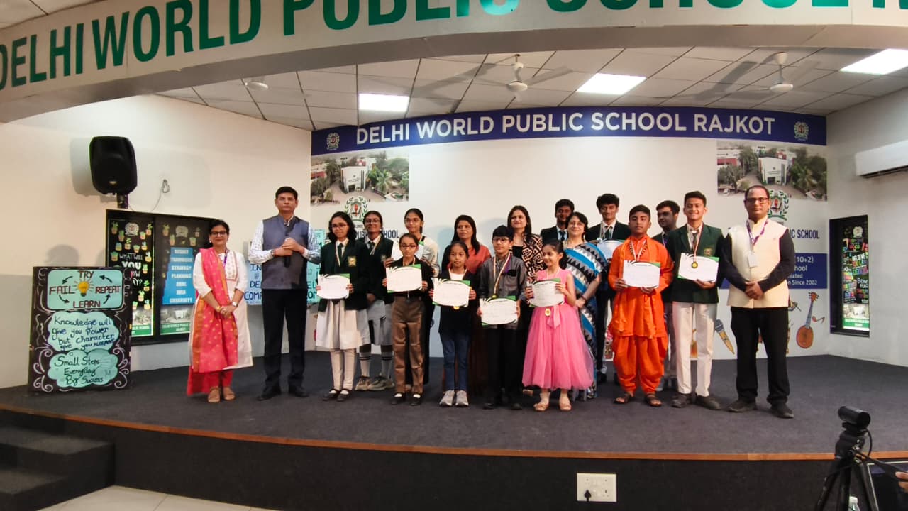DWPS-Rajkot-English-Fiesta-Student-English-Speaking-Skill